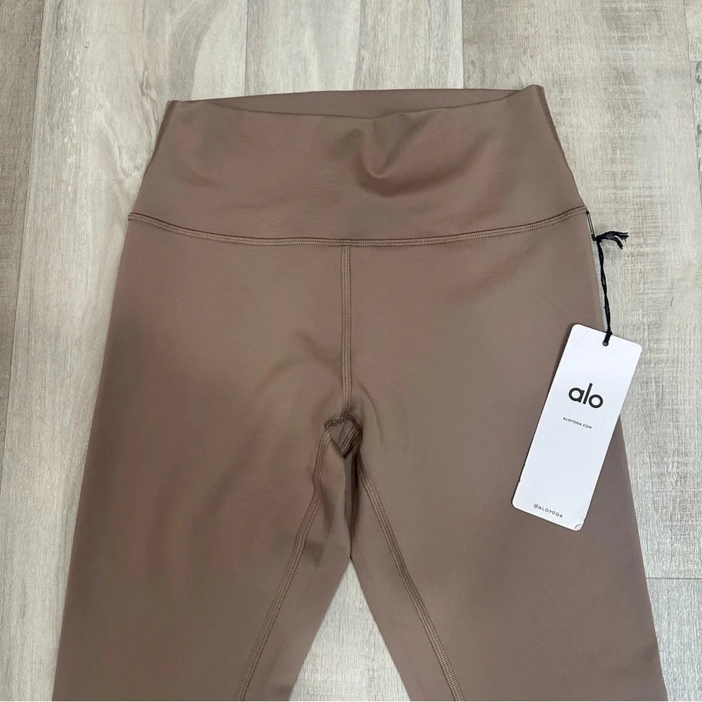 **NWT** ALO Yoga Taupe 7/8 High-Waisted Airlift Leggings